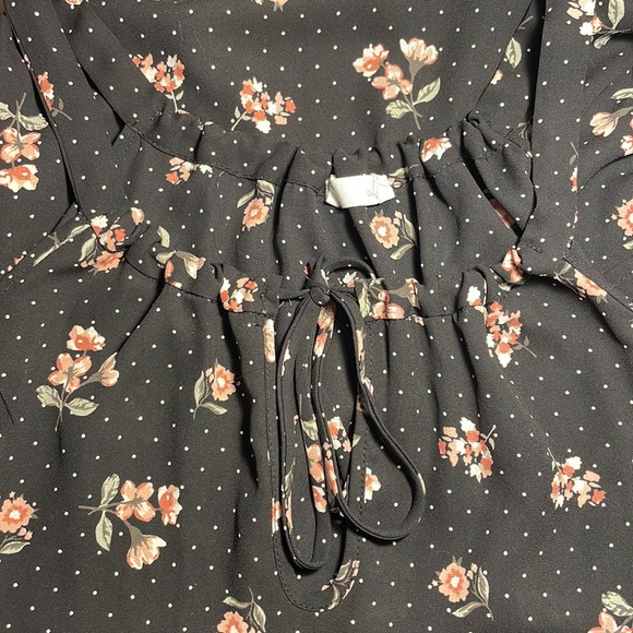 Top - Picture 3 of 4